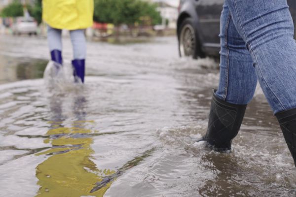 Inondations : le recours à l’activité partielle est possible ! 